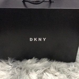 DKNY Sneakers